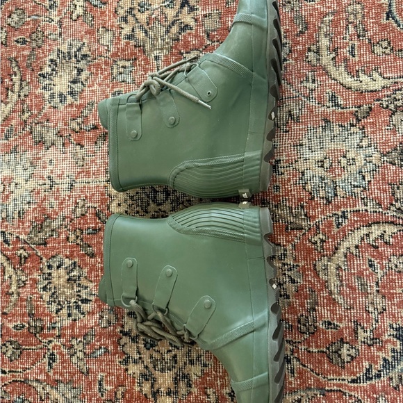 Sorel Green Waterproof Boots - Picture 2 of 8